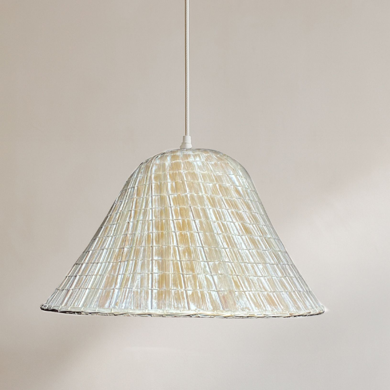 Suspension en feuilles de palmier blanche 40cm MAA
