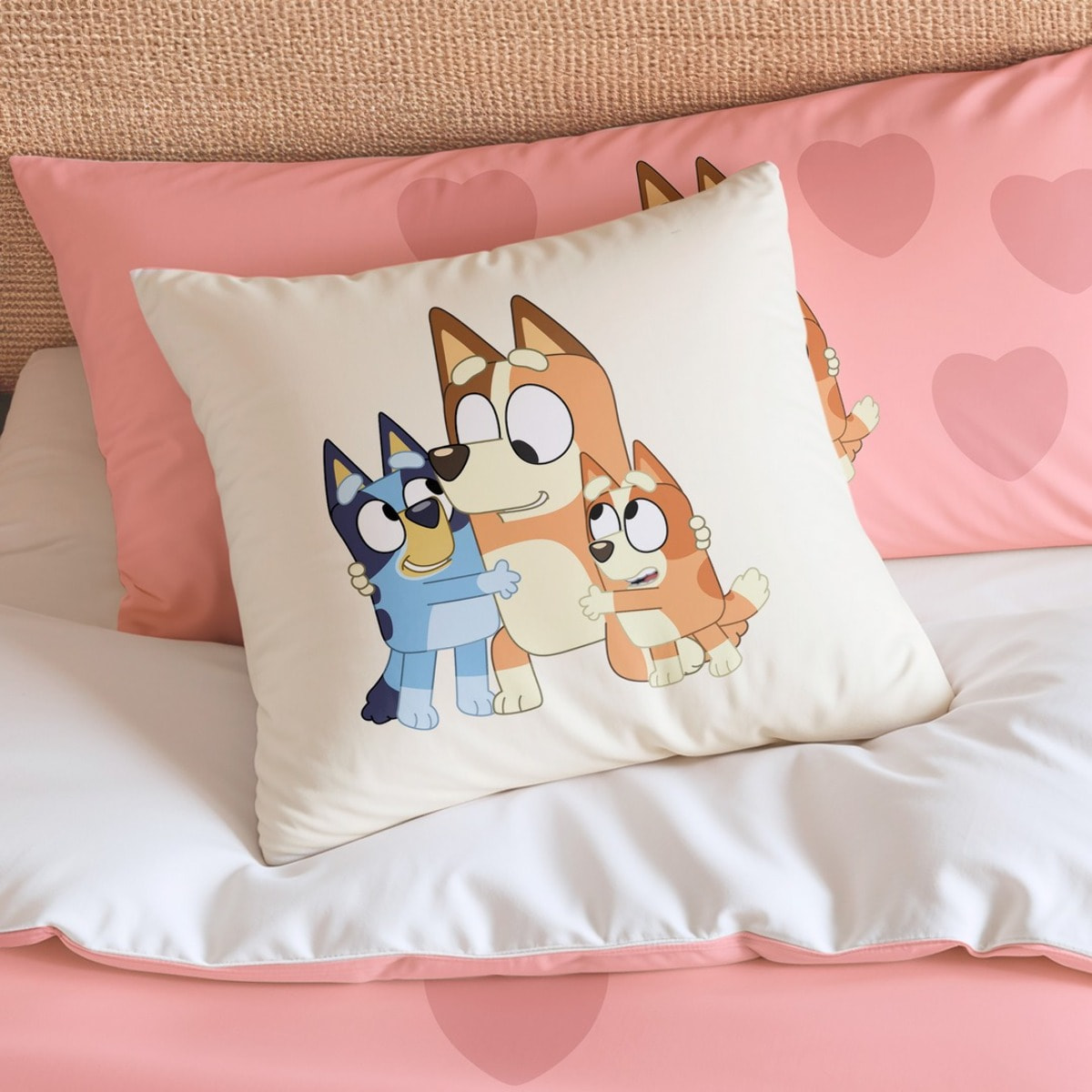 Funda cojin BLUEY con relleno 45x45 .