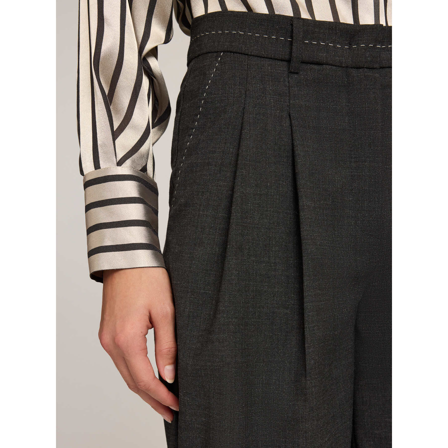 Motivi - Bermudas de talle alto con costuras - Gris