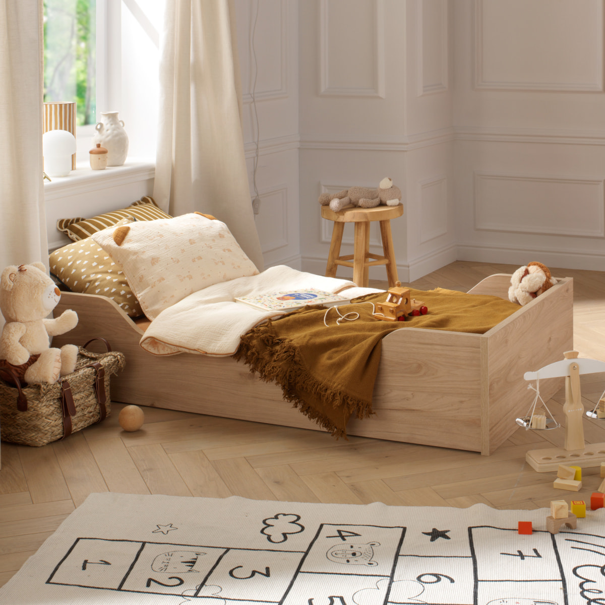 Chambre bébé évolutive Tokyo, Lit 140x70 évolutif et Commode à langer claustra - Chêne suave