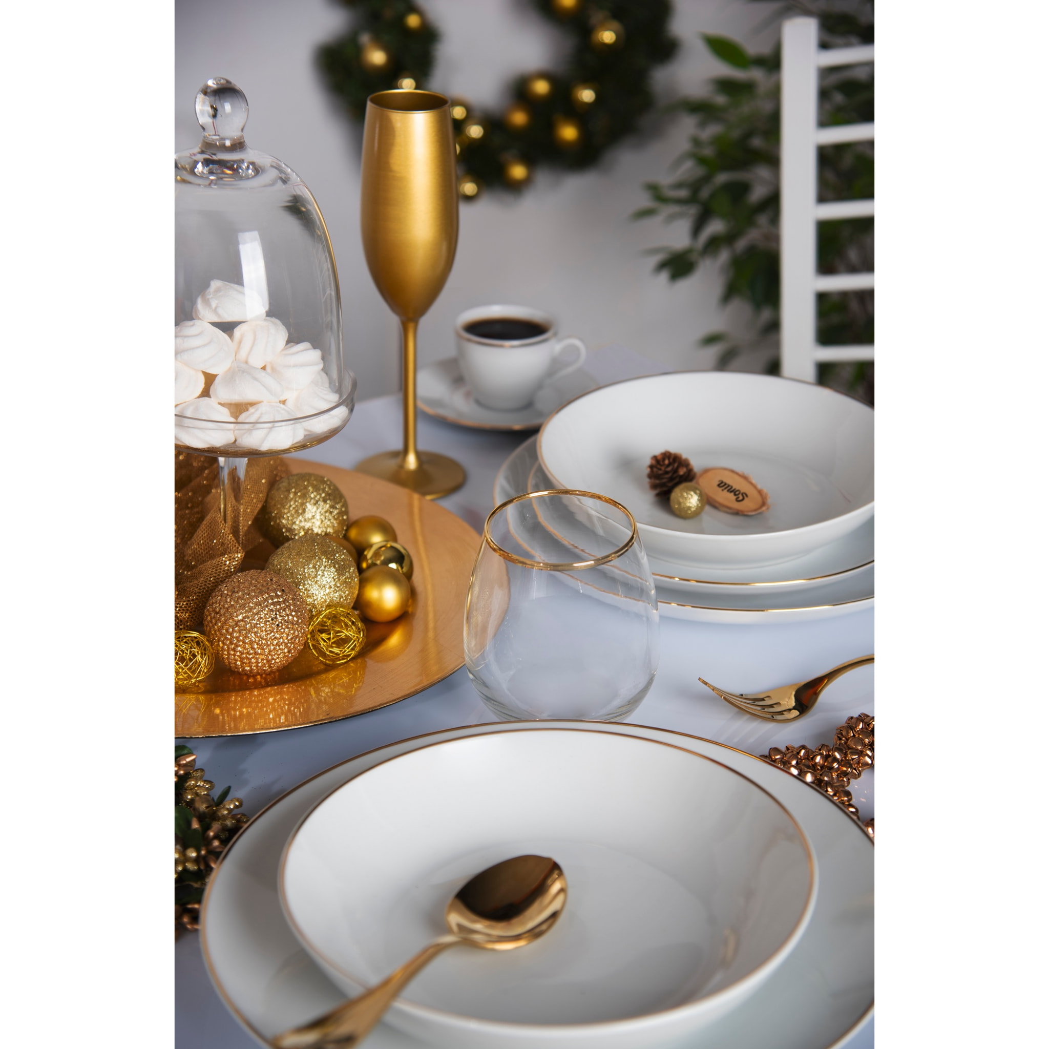 Service 18 assiettes Excelsa Gold, porcelaine, blanc et or