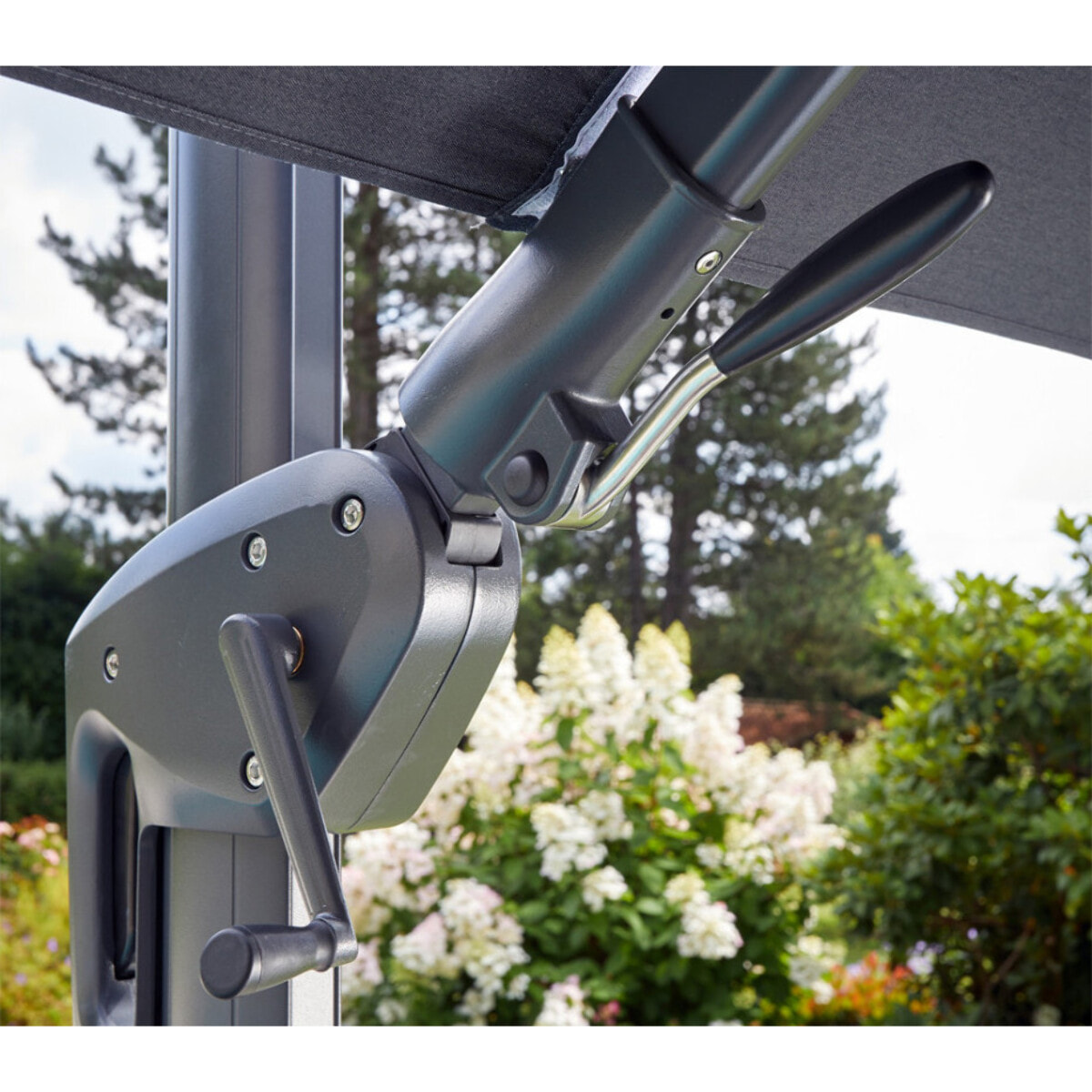 Parasol déporté 3x3m double inclinaison - gris perle - EMERAUDE