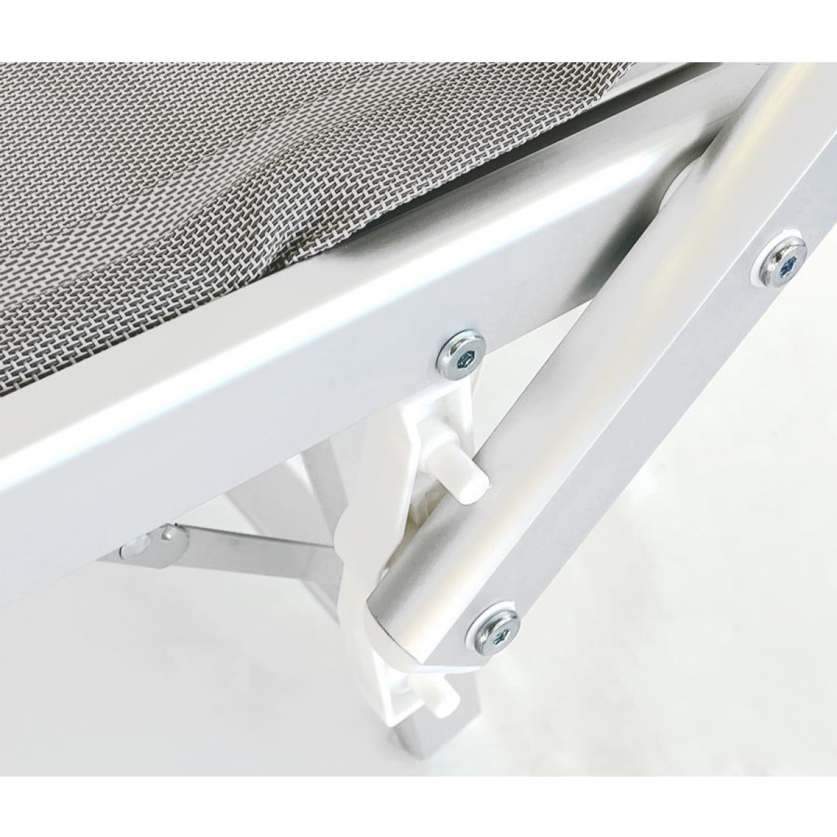 Lettino prendisole in alluminio e tela grigia Bagnino