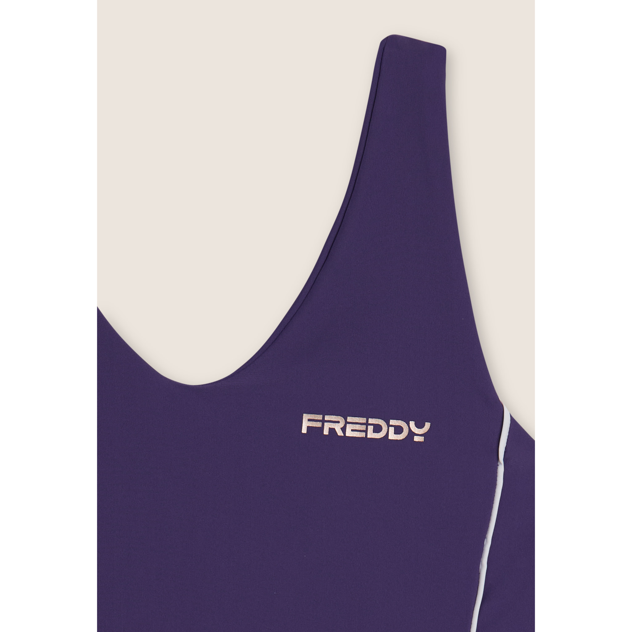 Canotta cropped con profili a contrasto e scollo ampio