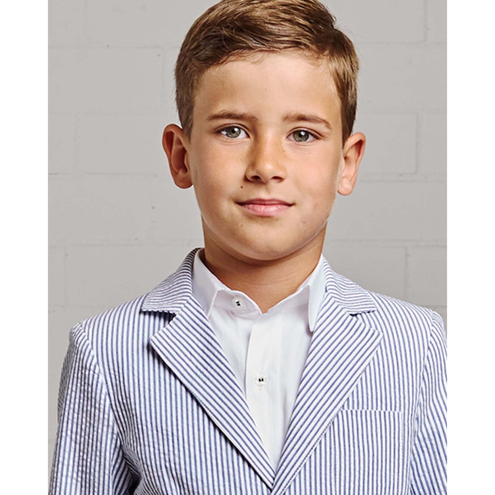 Camisa de popelín blanco manga larga. Con cuello italiano.