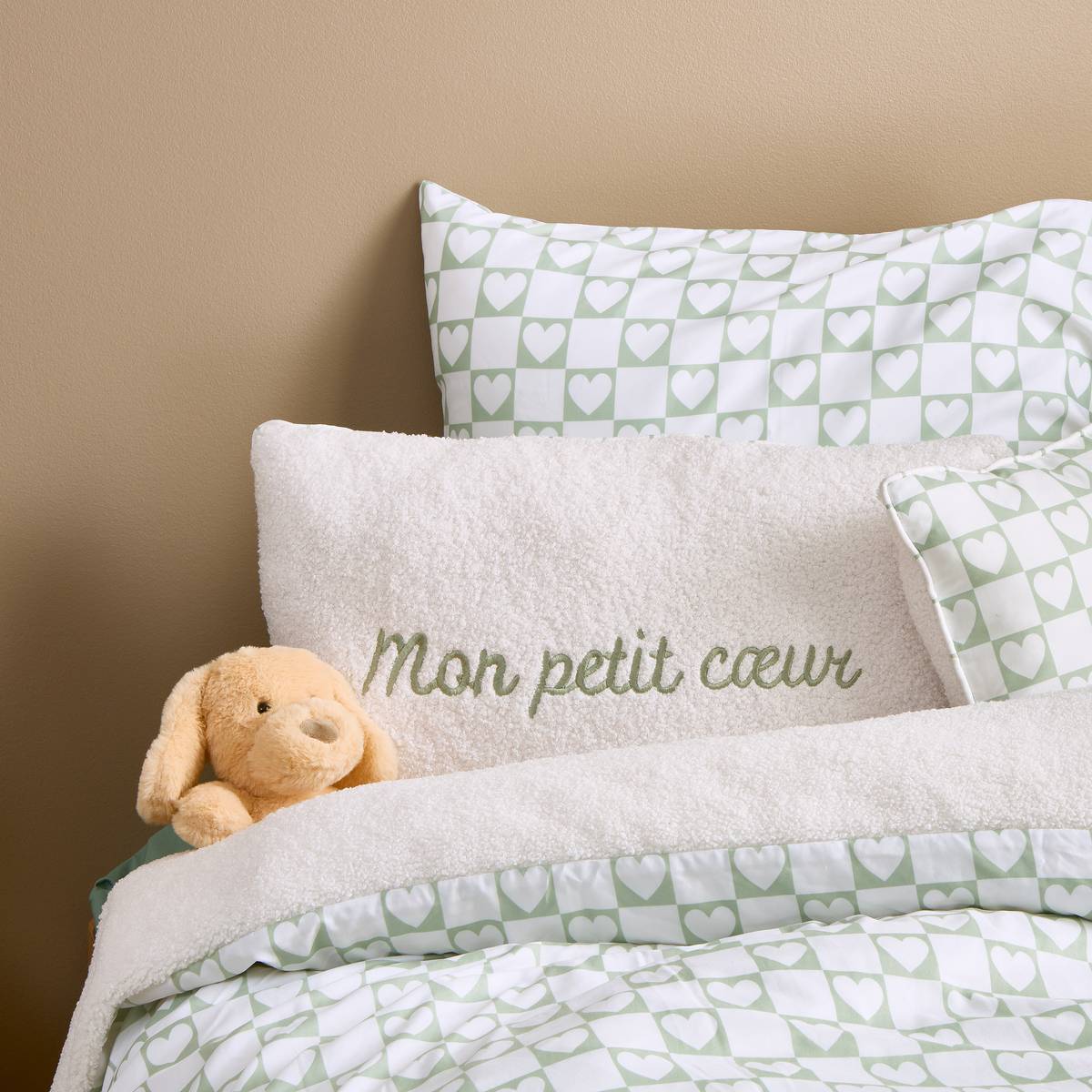 Coussin reversible bouclette/motif coeurs Jaiko 38x58cm blanc et vert