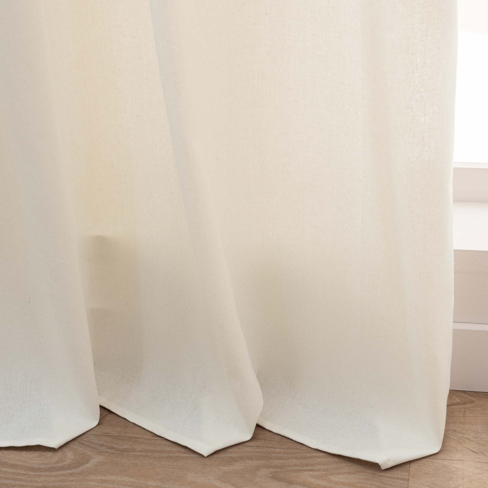 Rideau à œillets polycoton avec top à rayures métallisé et pompons - Naturel