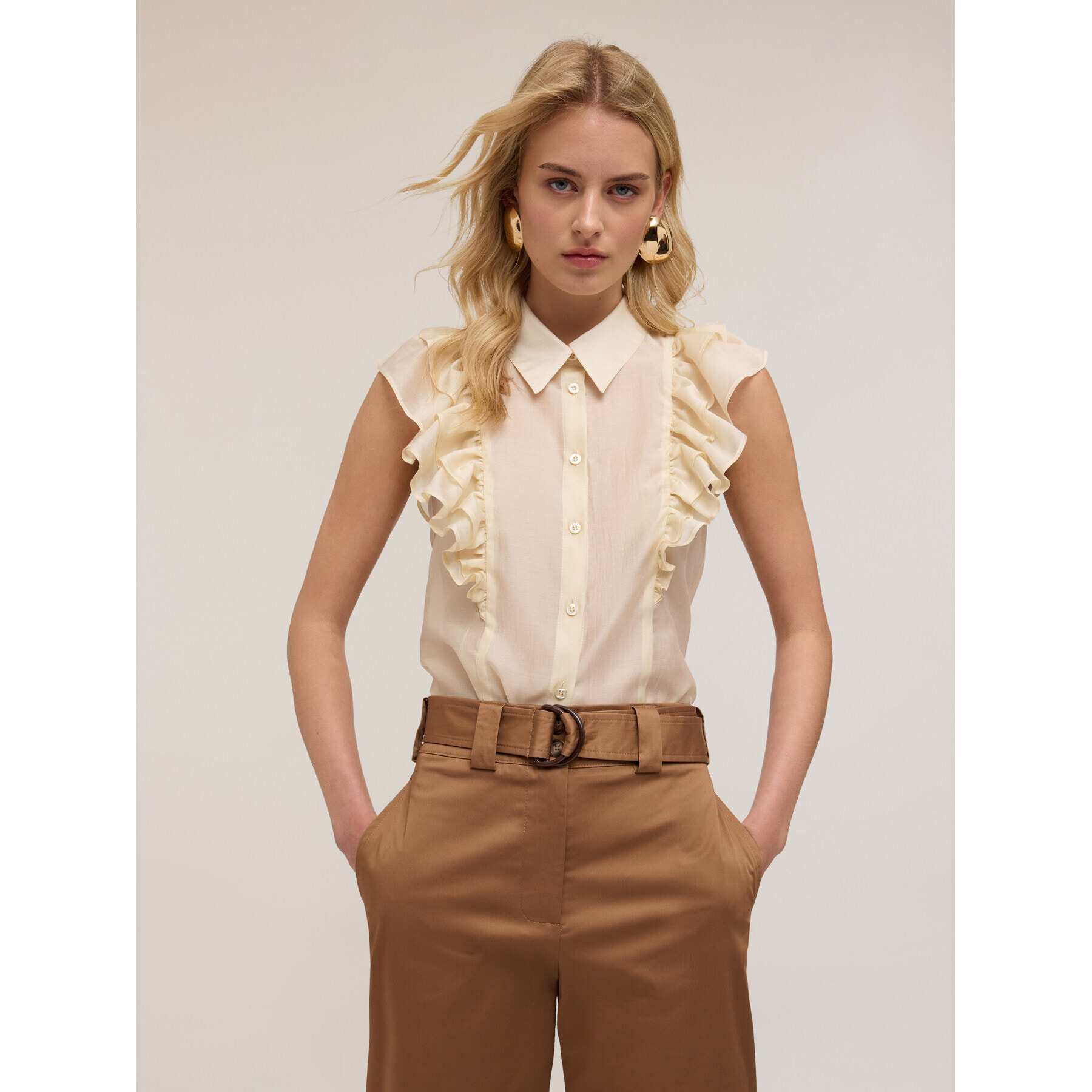 Motivi - Camisa sin mangas con volantes - Beige
