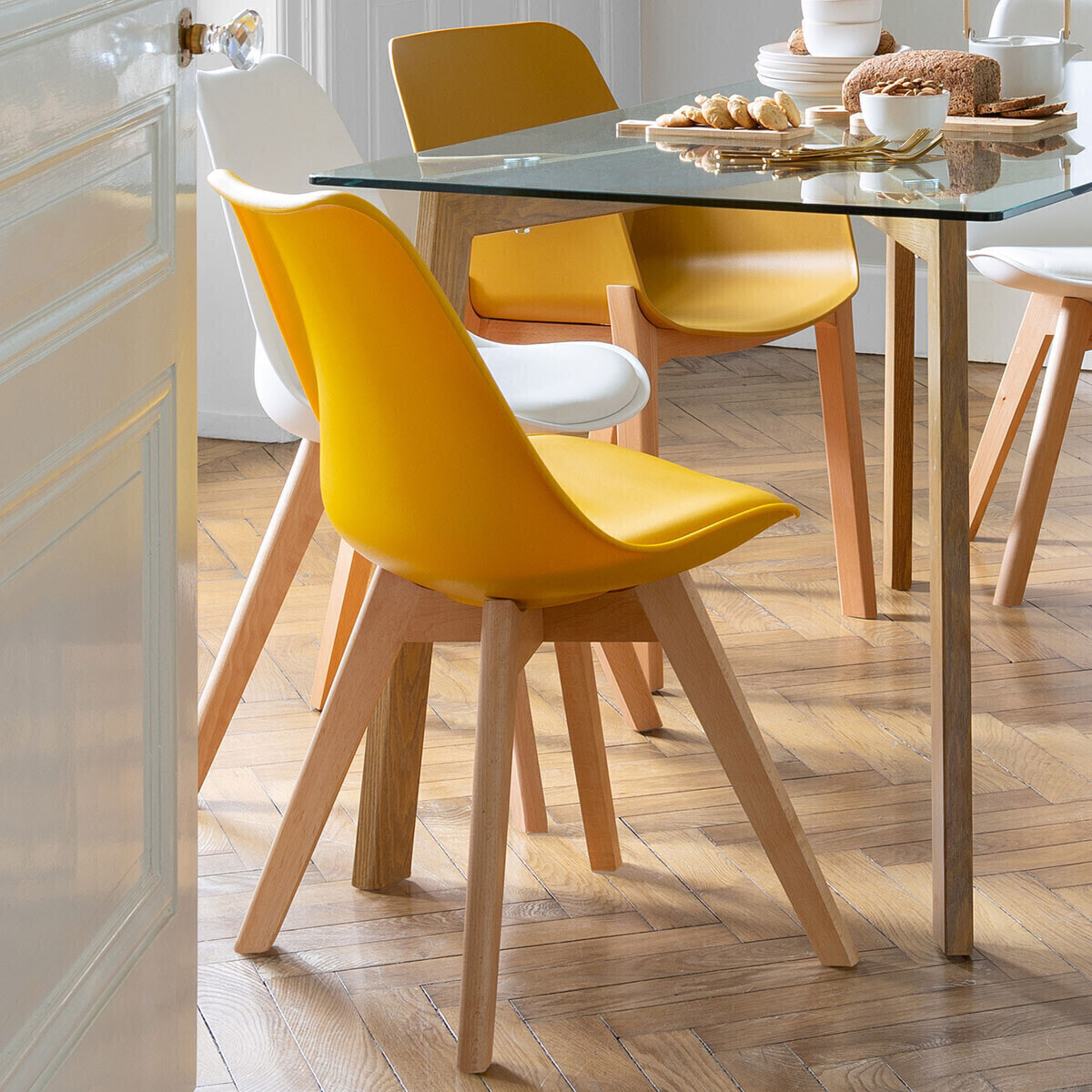 Chaise "Baya" rose poudré - pieds en hêtre
