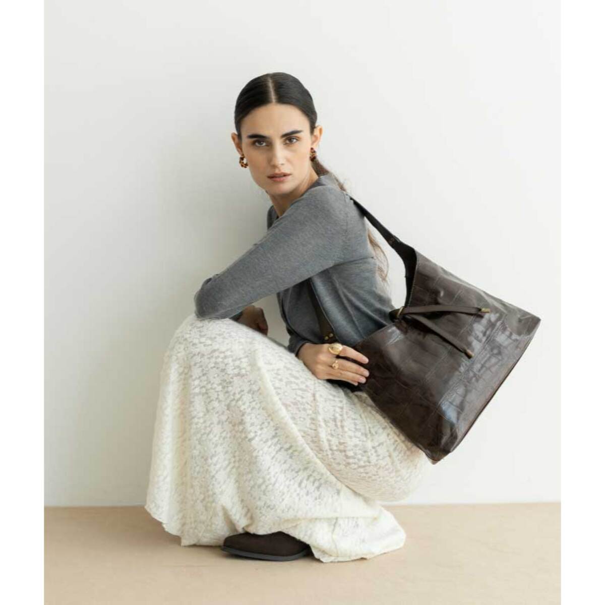 Bolso de hombro marrón efecto cocodrilo