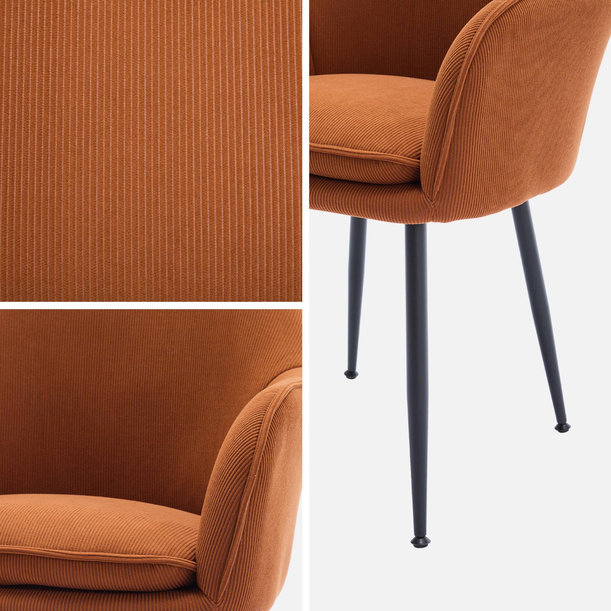 Lot de 2 fauteuils en velours côtelé camel et pieds en métal noir mat. L 57 x P 59 x H 84.5