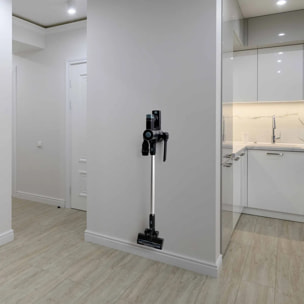 Aspiradora sin cable JATA JEAP1629 con potente motor. Tecnología ciclónica. 3 velocidades