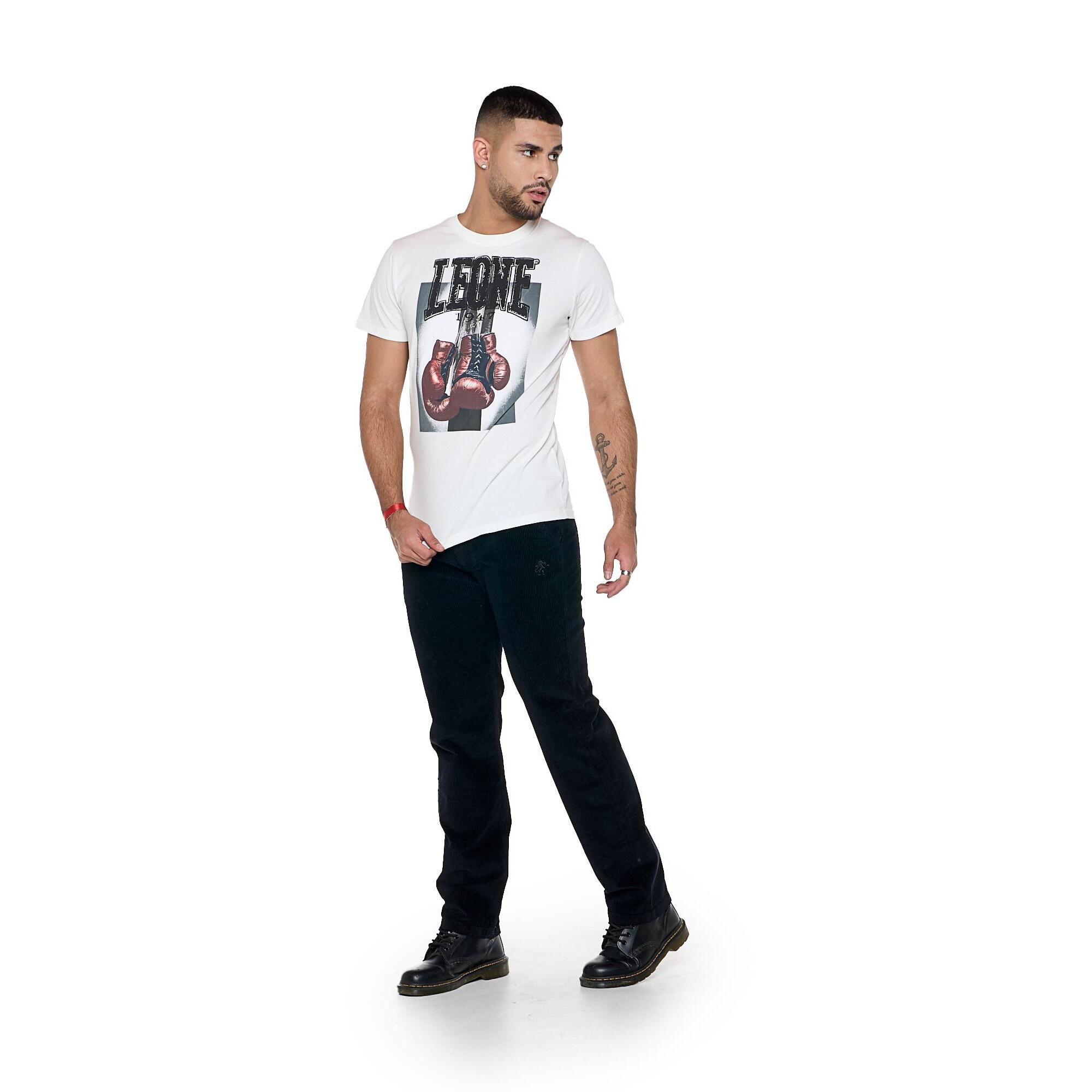 Camiseta de hombre de manga corta con estampado de guantes 'Celebated'