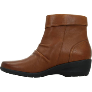 Botines Mujer de la marca CLARKS  modelo 26152563C MARRON CLARO