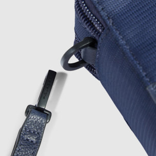 Piquadro Pochette in pelle a due scomparti in tessuto riciclato e pelle con polsiera rimovibile