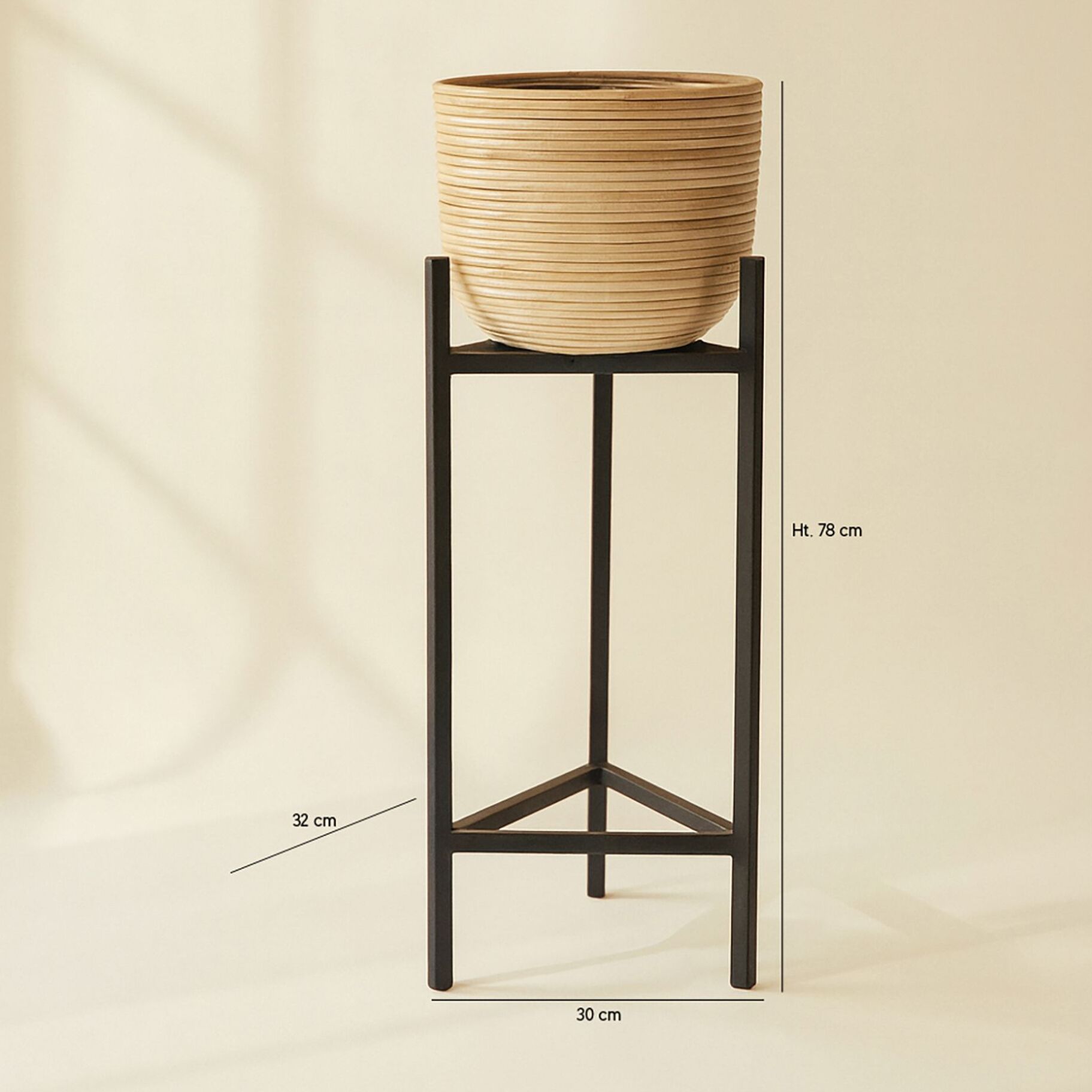 Cache-pot en rotin pieds en métal noir 30cm- h66-78cm LIMA