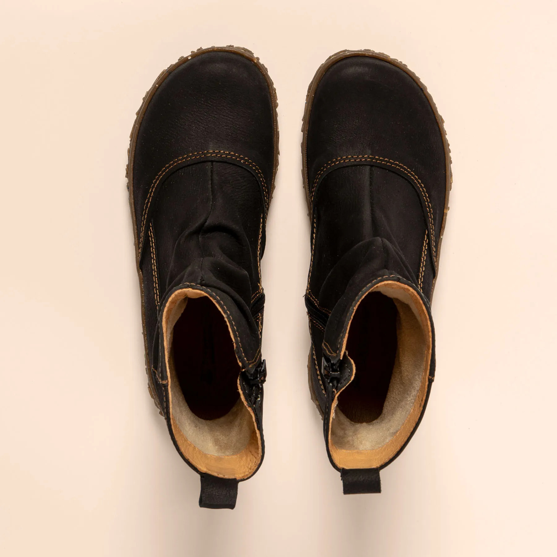 Botines N722 PLEASANT BLACK/NIDO color Black