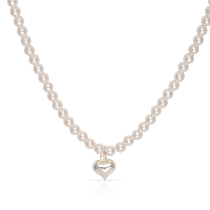 Collar de plata de ley 925 con cuentas de perla y colgante de corazón con cierre de resorte.