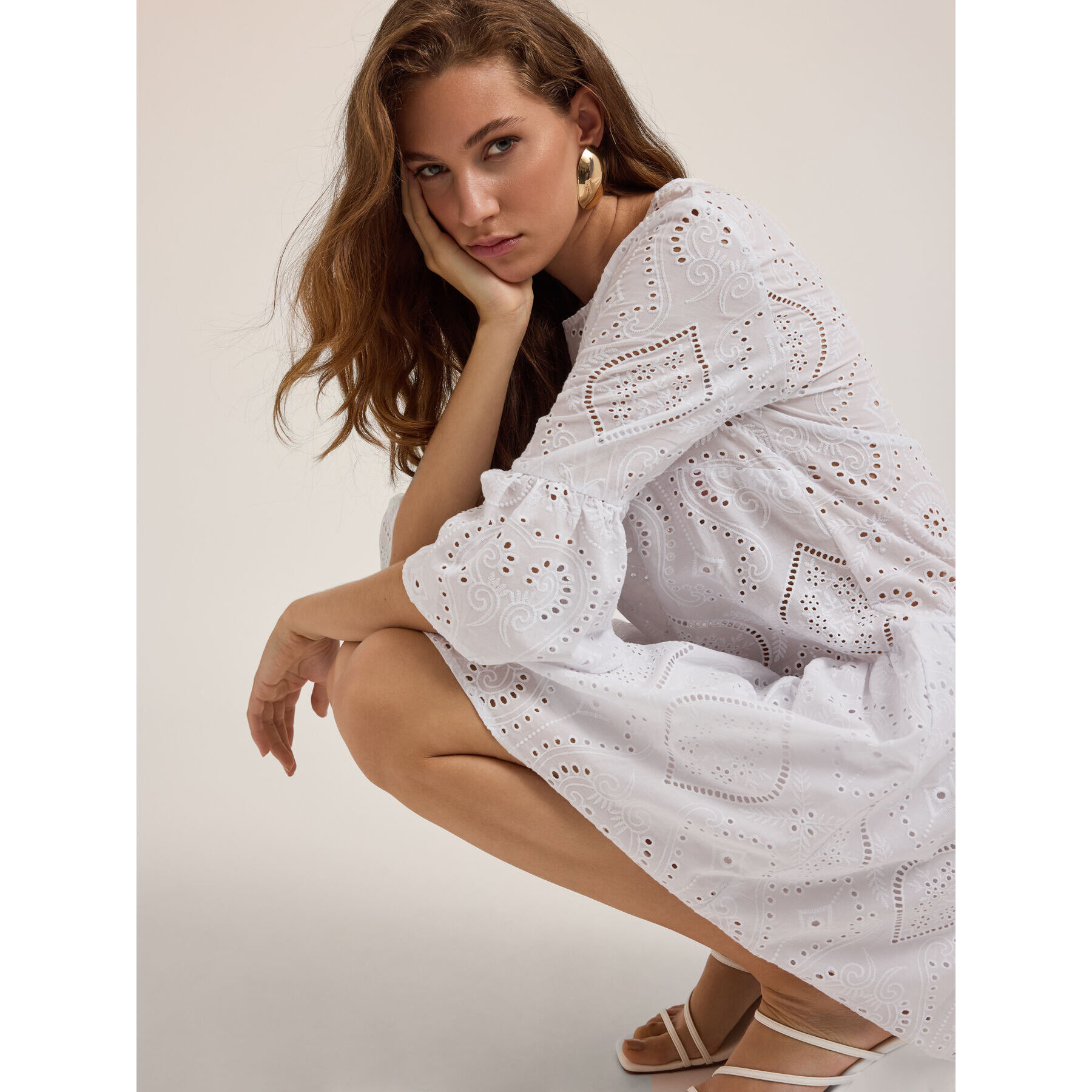 Motivi - Minivestido con volantes de bordado inglés - Blanco