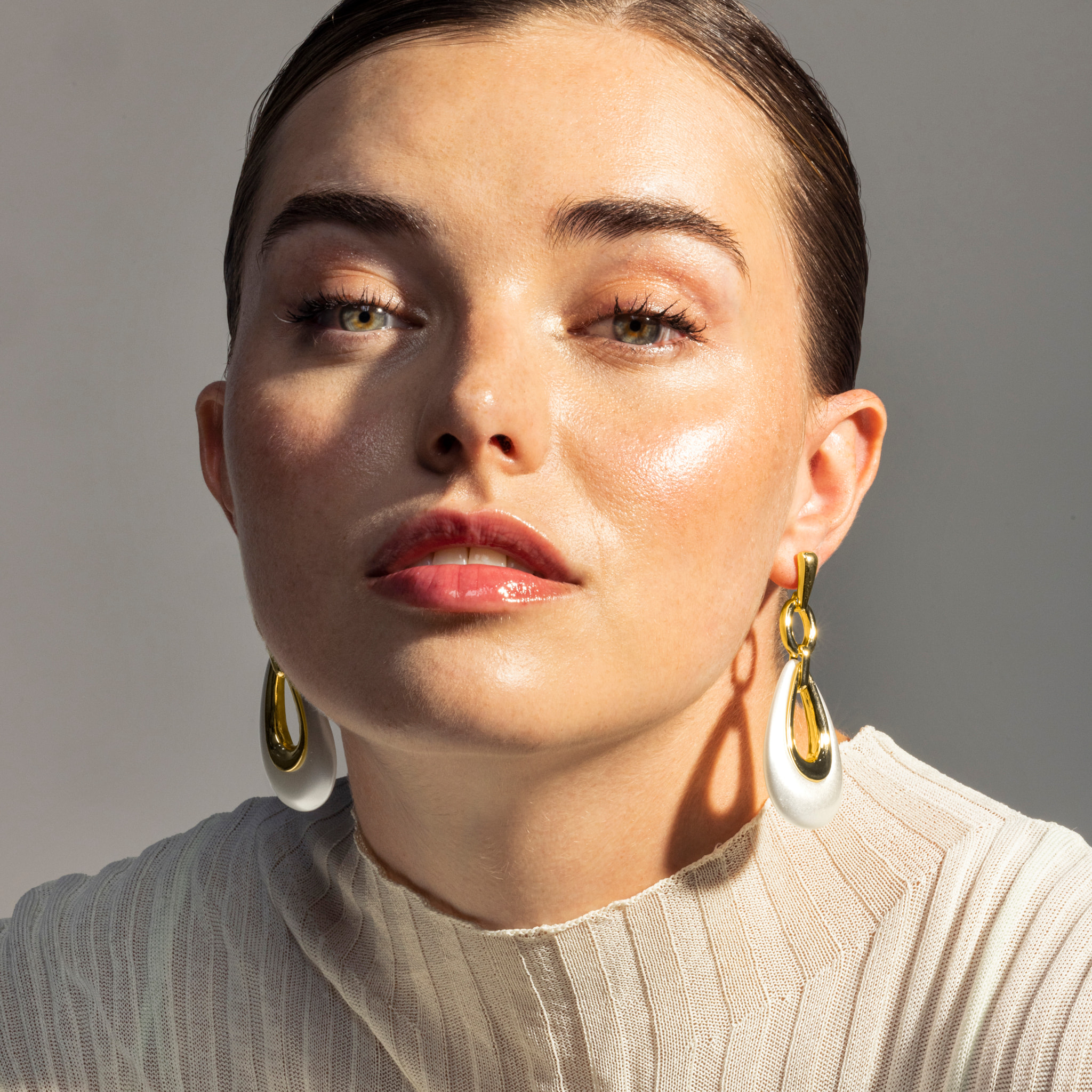 Pendientes Lux by Lux acabadoss en oro amarillo 18k