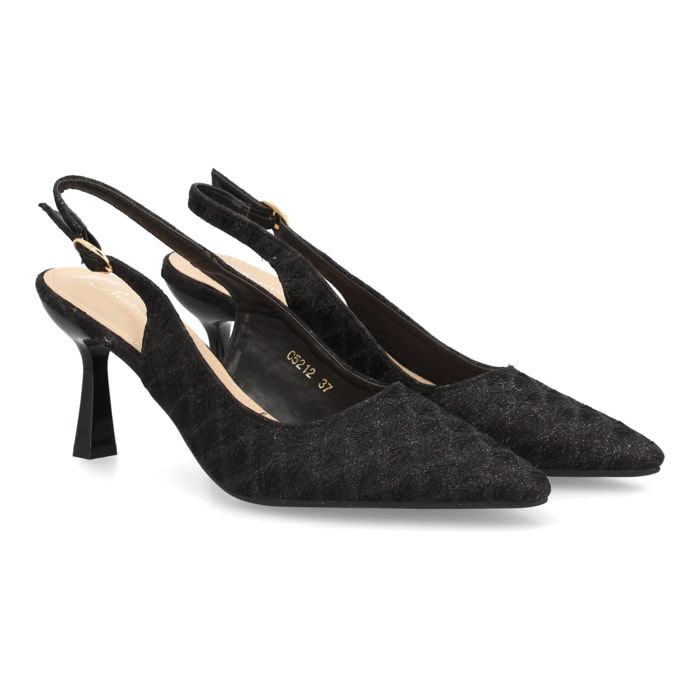 Zapato destalonado tacón fino elegante texturizado