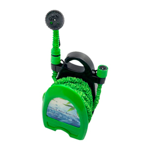 Manguera de 20 metros con carrete y pulverizador con 8 modos de uso.