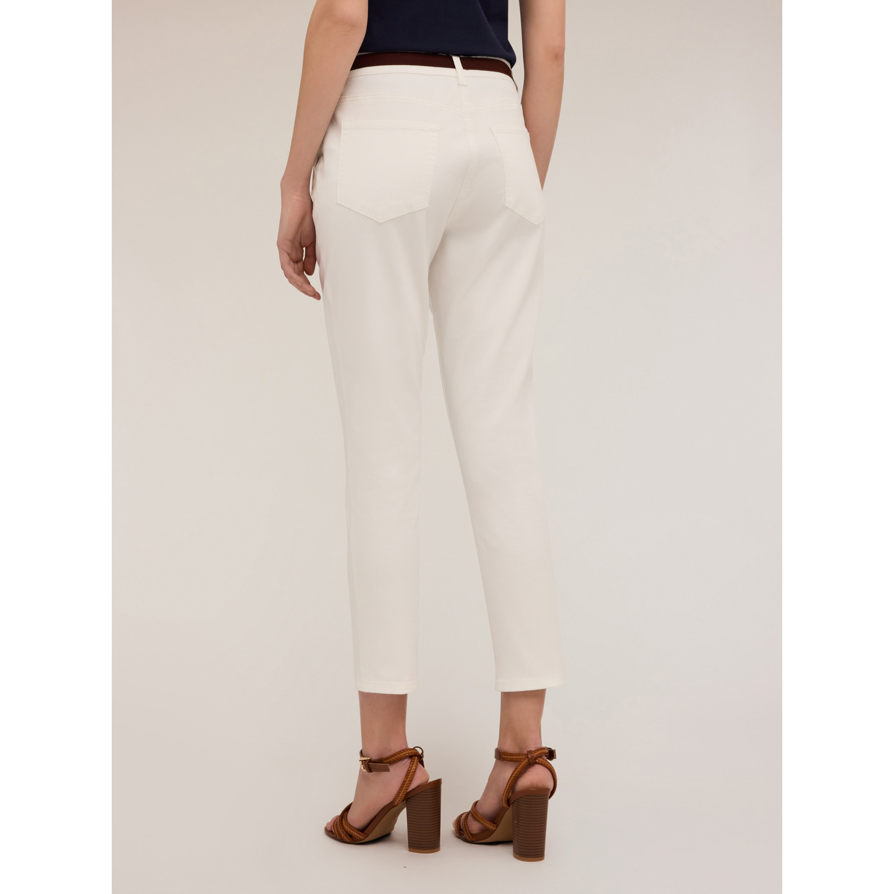 Motivi - Pantaloni regular con bottoni metallici - Bianco