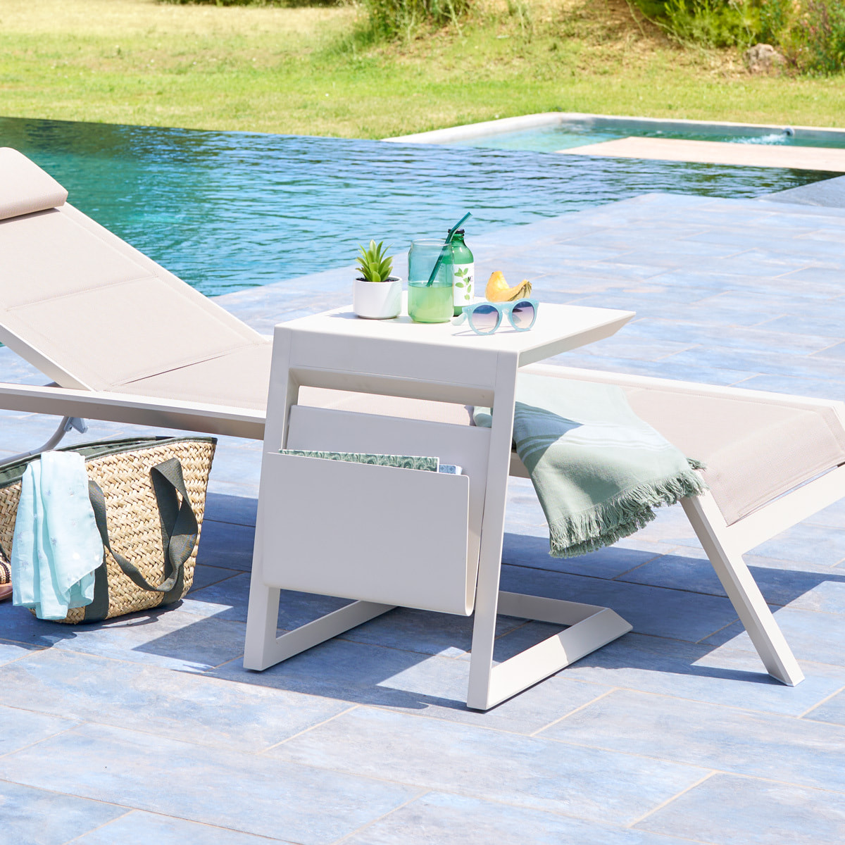 Table d appoint de jardin carrée "Allure" argile 55 x 45 x 55cm en aluminium
