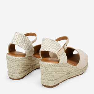 Sandalias beige con cuña de esparto