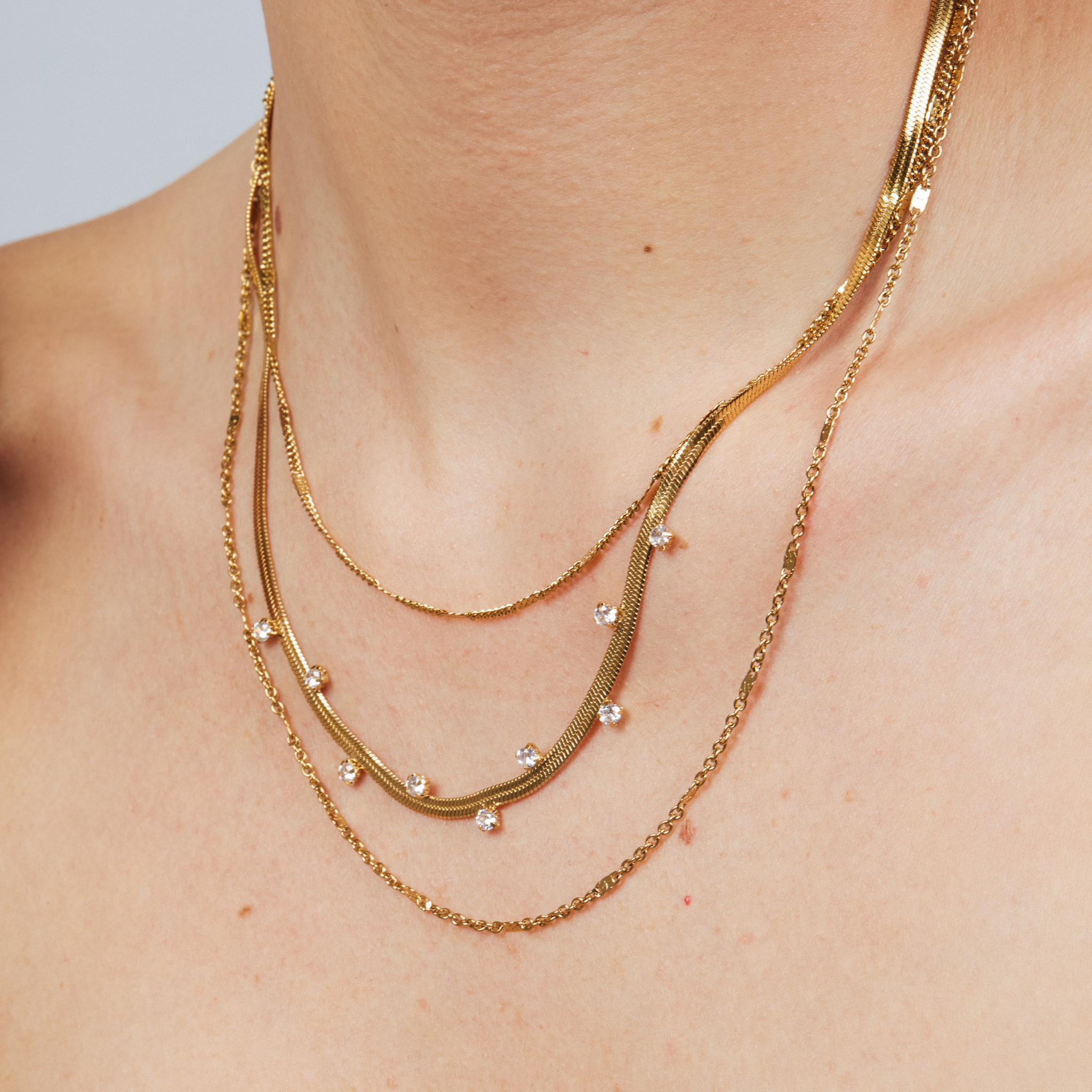 Collar acabado en oro amarillo de 18k