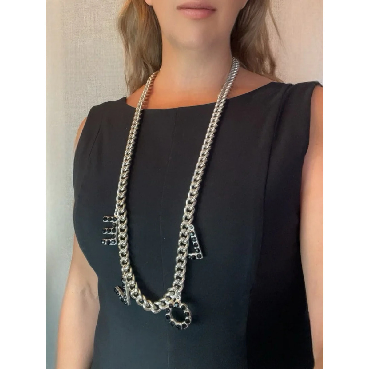 Collar largo LOVE en cristal Sw negro y plata 10µ