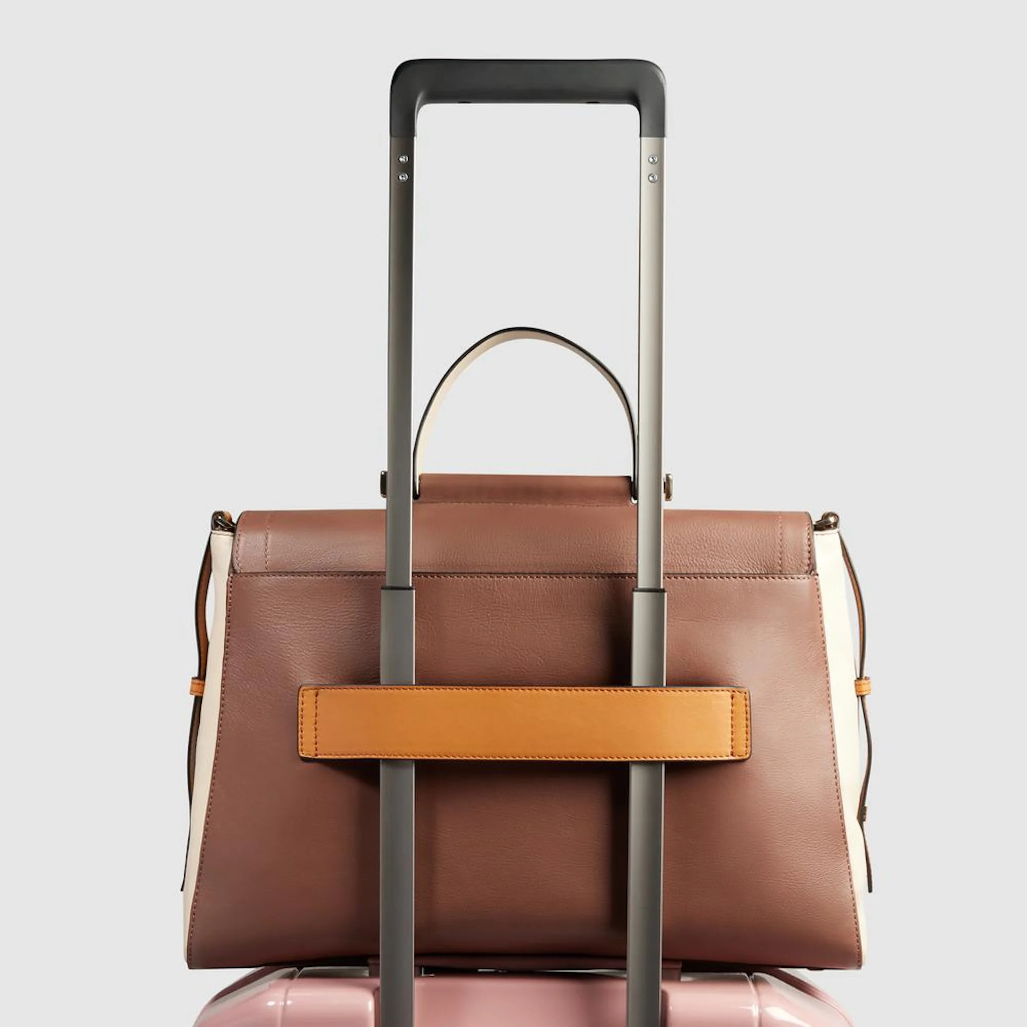 Piquadro Borsa modello satchel in pelle porta pc con protezioni antiurto e RFID