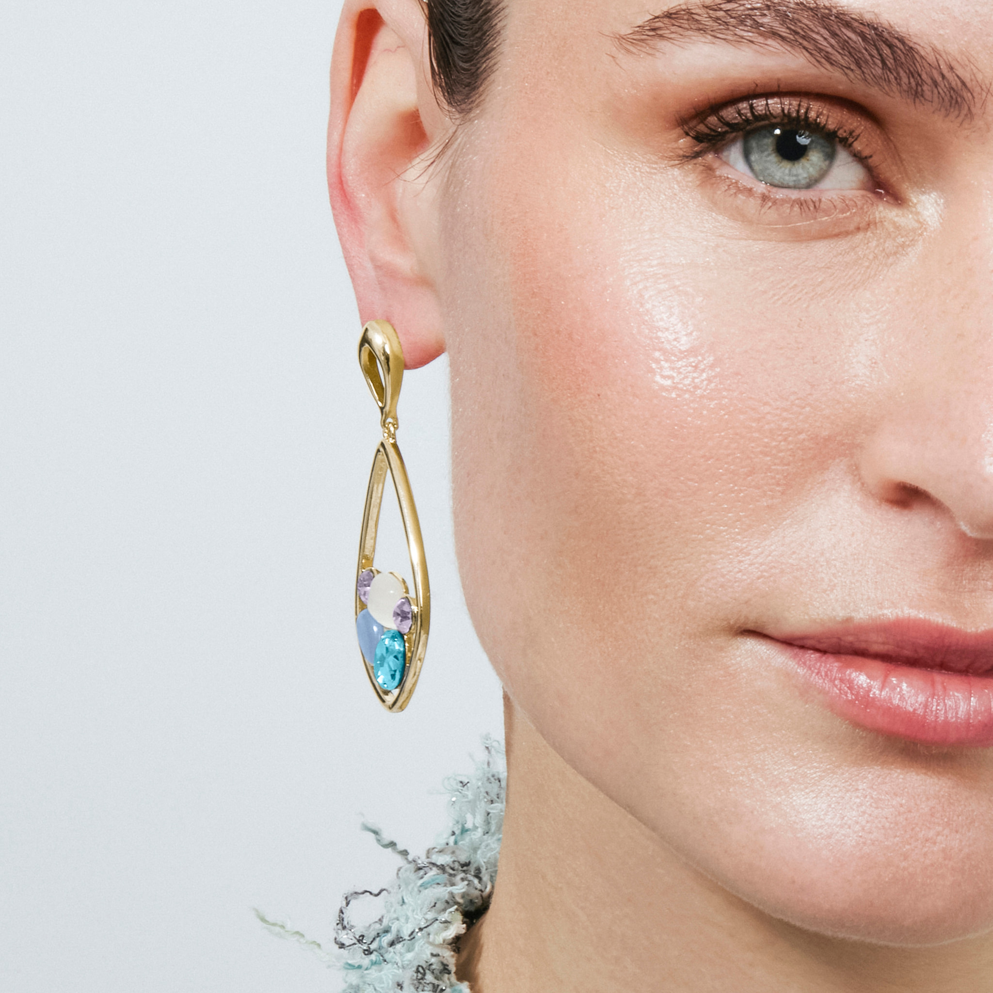 Pendientes Reiok acabado oro amarillo 18k