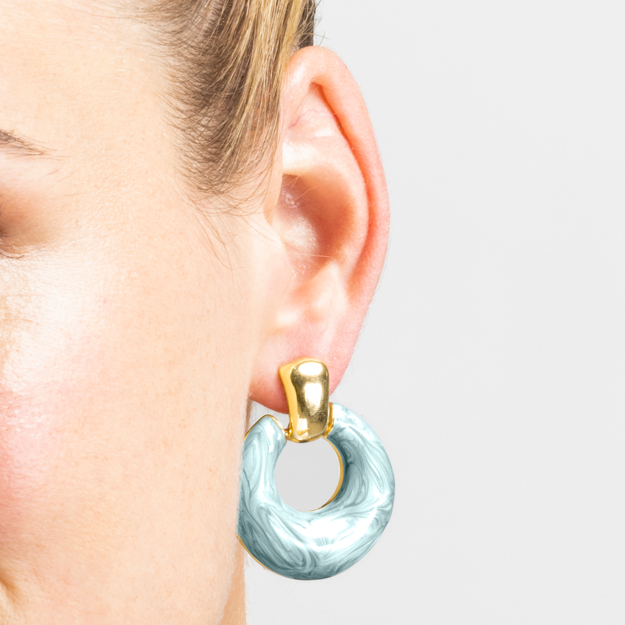Pendientes con Lacado Azul acabado oro 18k
