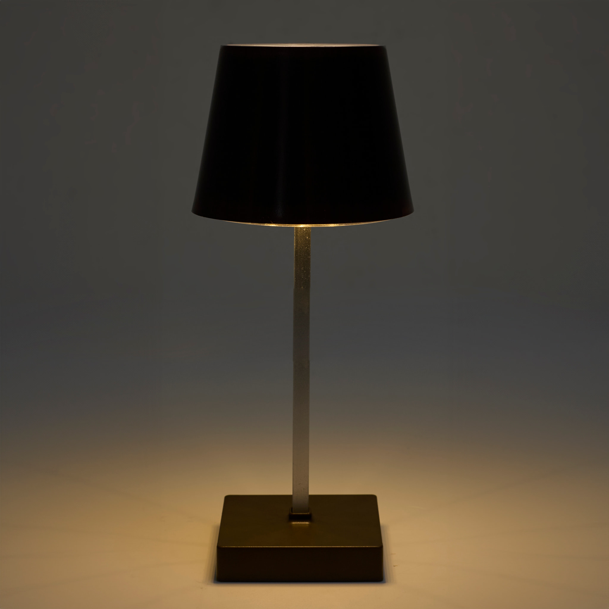 Lampe De Table A Piles Effet Bois H26cm
