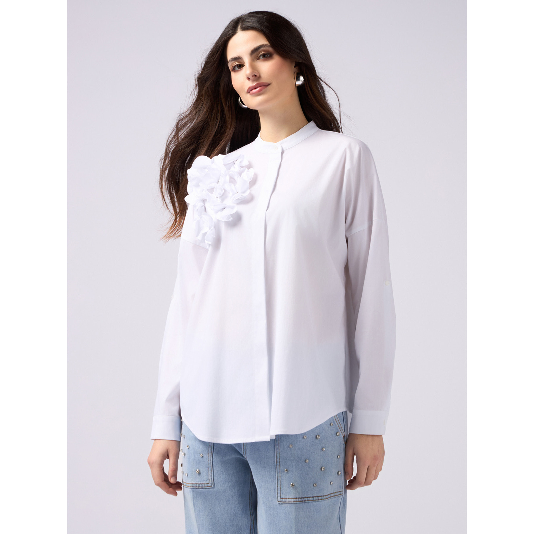 Oltre - Camicia in popeline con applicazione floreale - Bianco