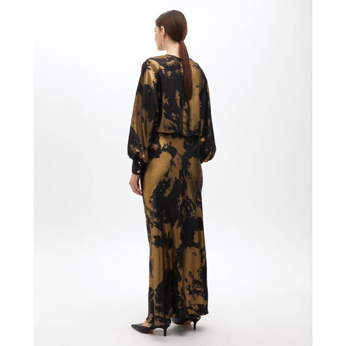 Vestito lungo stampato con manica asimmetrica