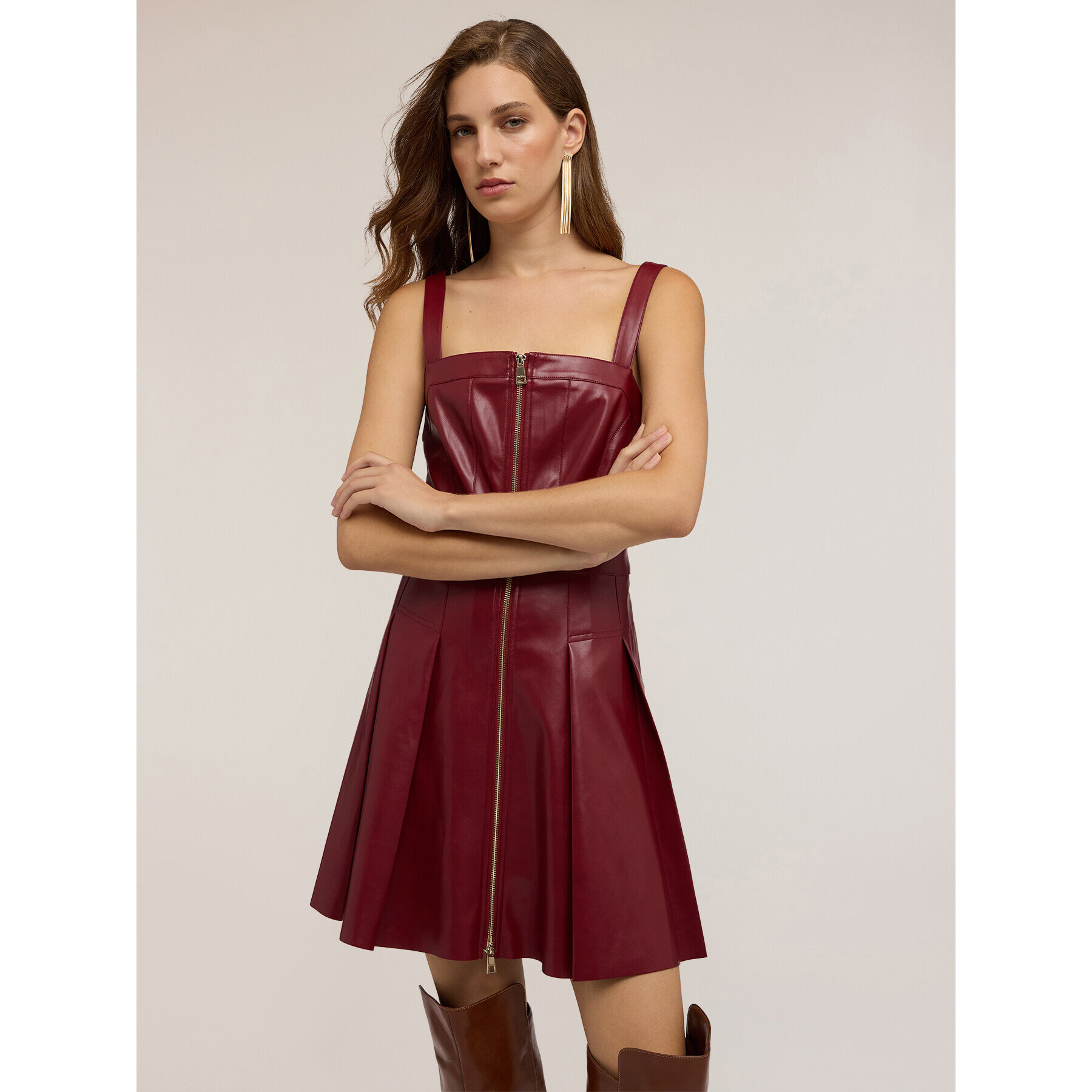 Motivi - Vestido de paneles en tejido revestido - Burgundy