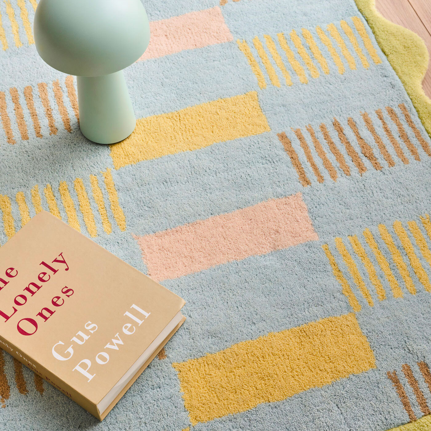 PANTONE - Tapis en laine fait main RAYON TENDRE à motif festonné