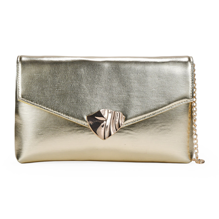 Bolso de mano dorado con broche metálico