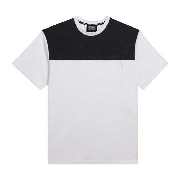 T-shirt con stampa fantasia e taschino zippato