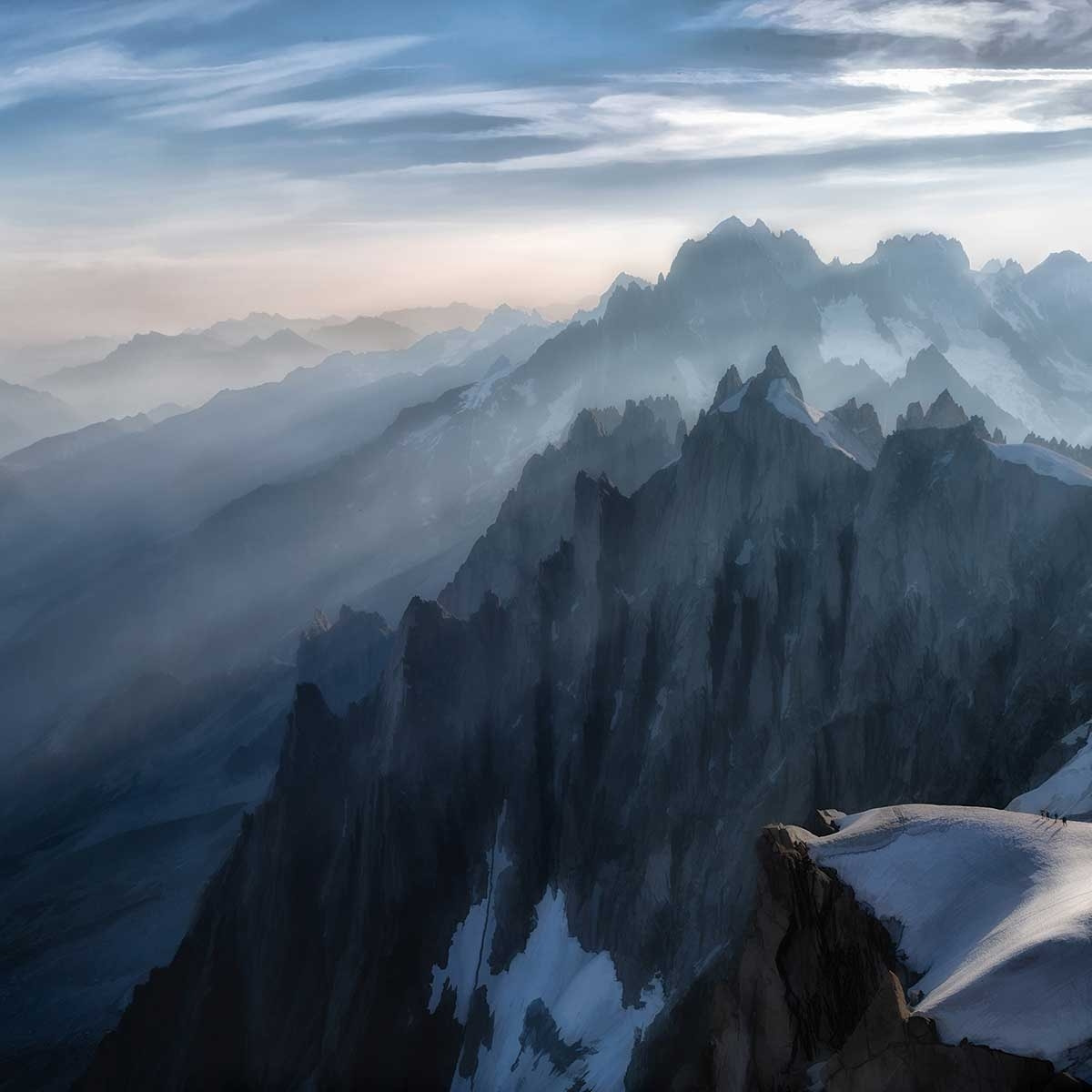 Affiche Un matin à l'Aiguille du Midi Affiche sous cadre bois