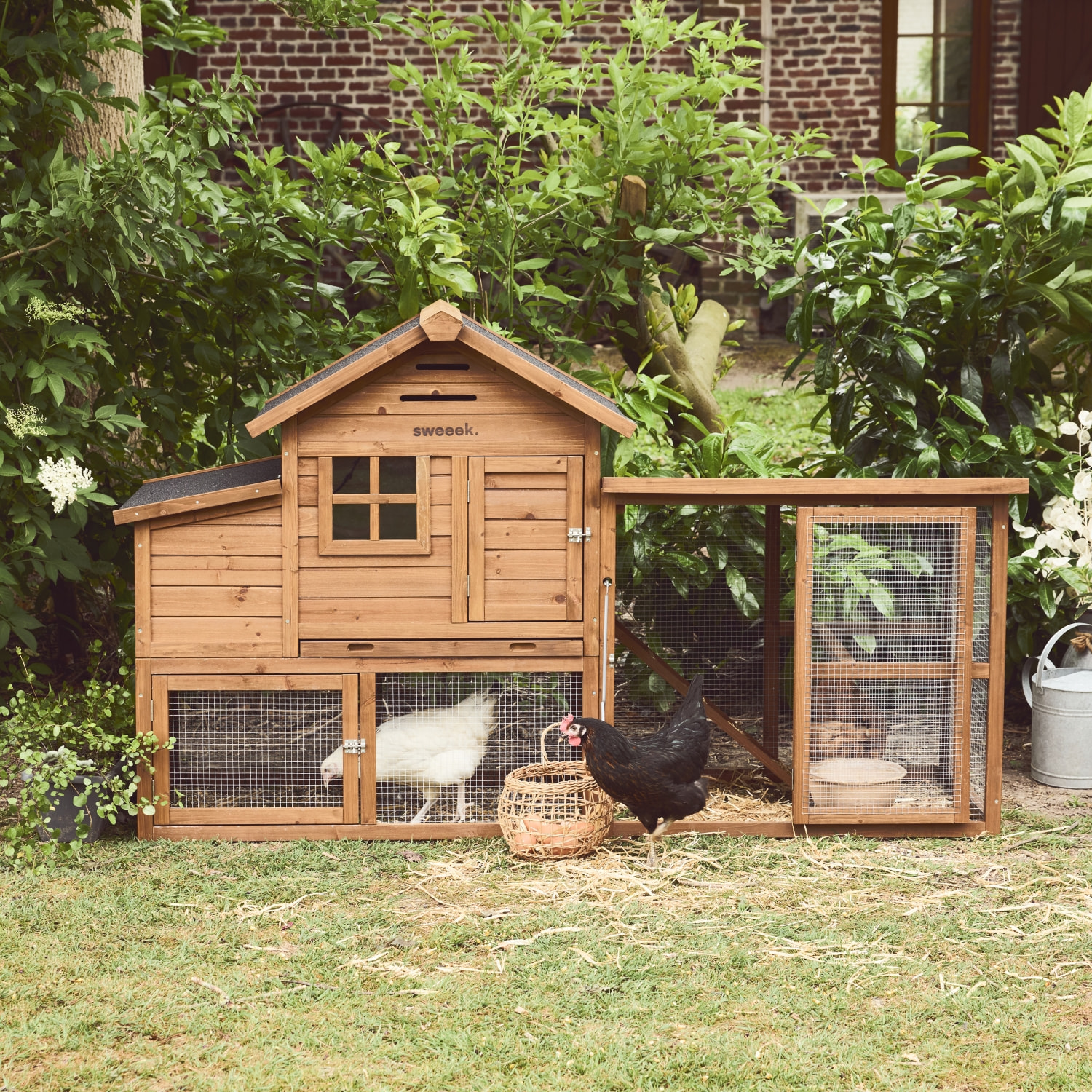 Poulailler en bois GELINE. 4 poules. cage à poule avec enclos