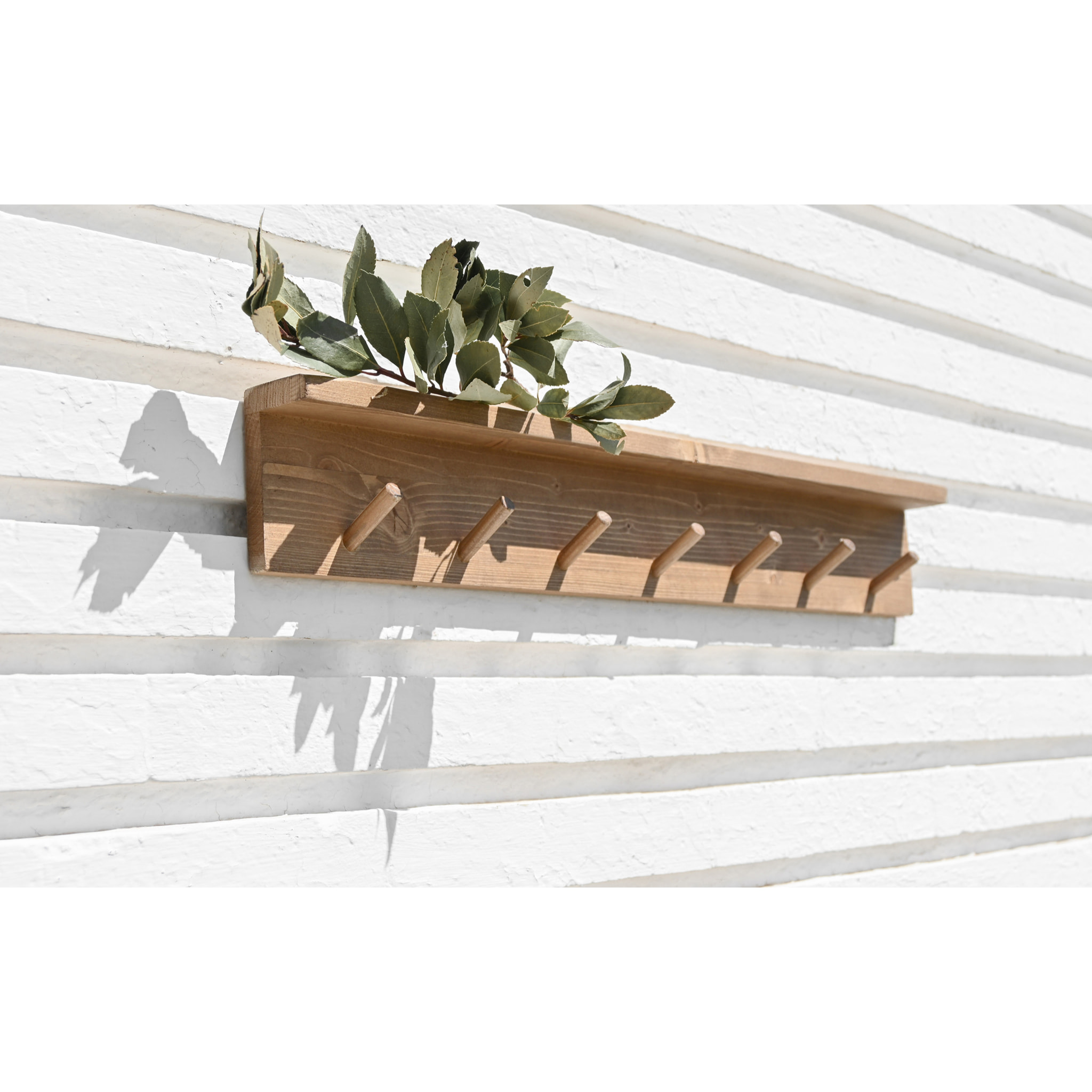 Cintre mural en bois massif ton chêne foncé 61x10cm Hauteur: 9.5 Longueur: 61 Largeur: 5.5