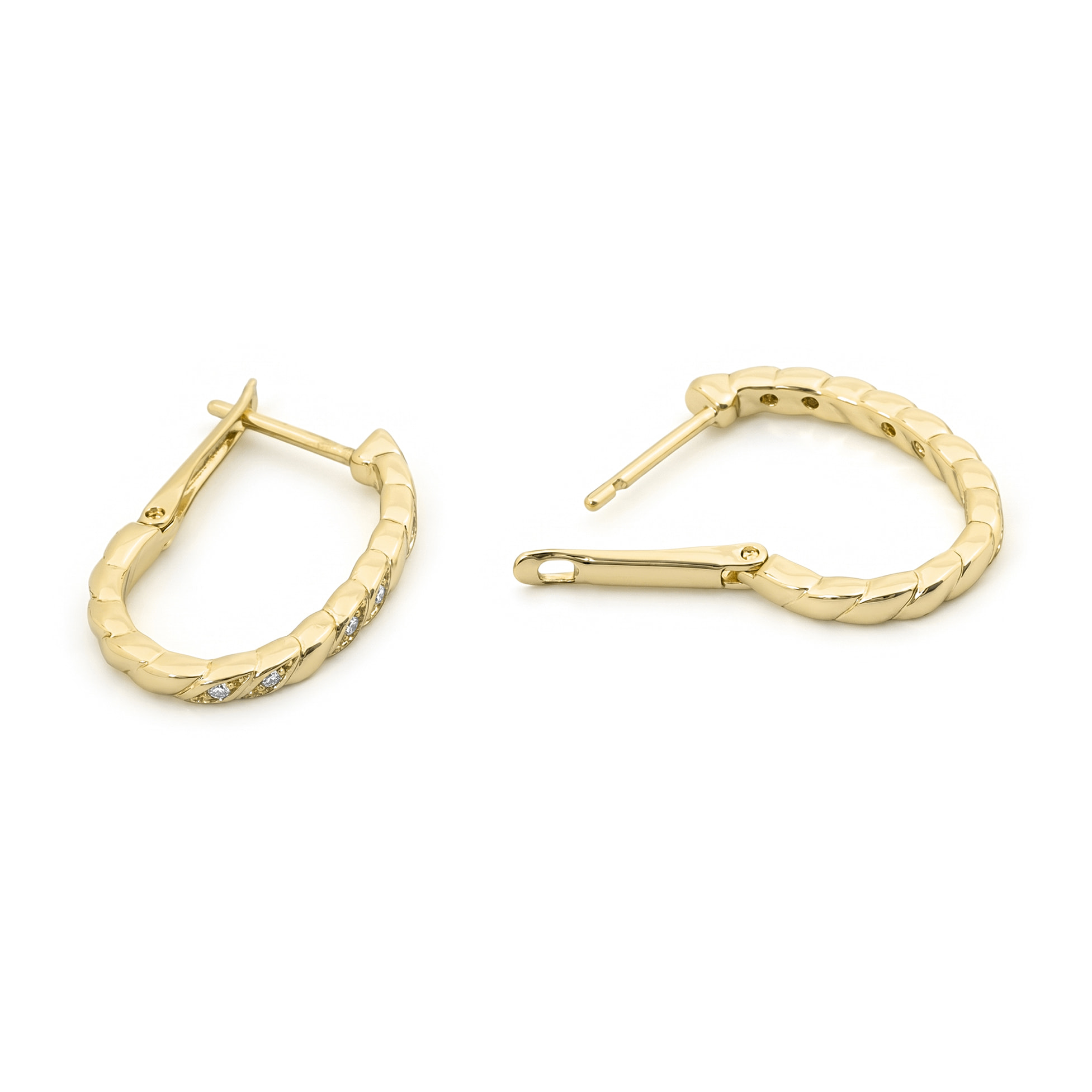Pendientes Kruulnaz acabado oro amarillo 18k