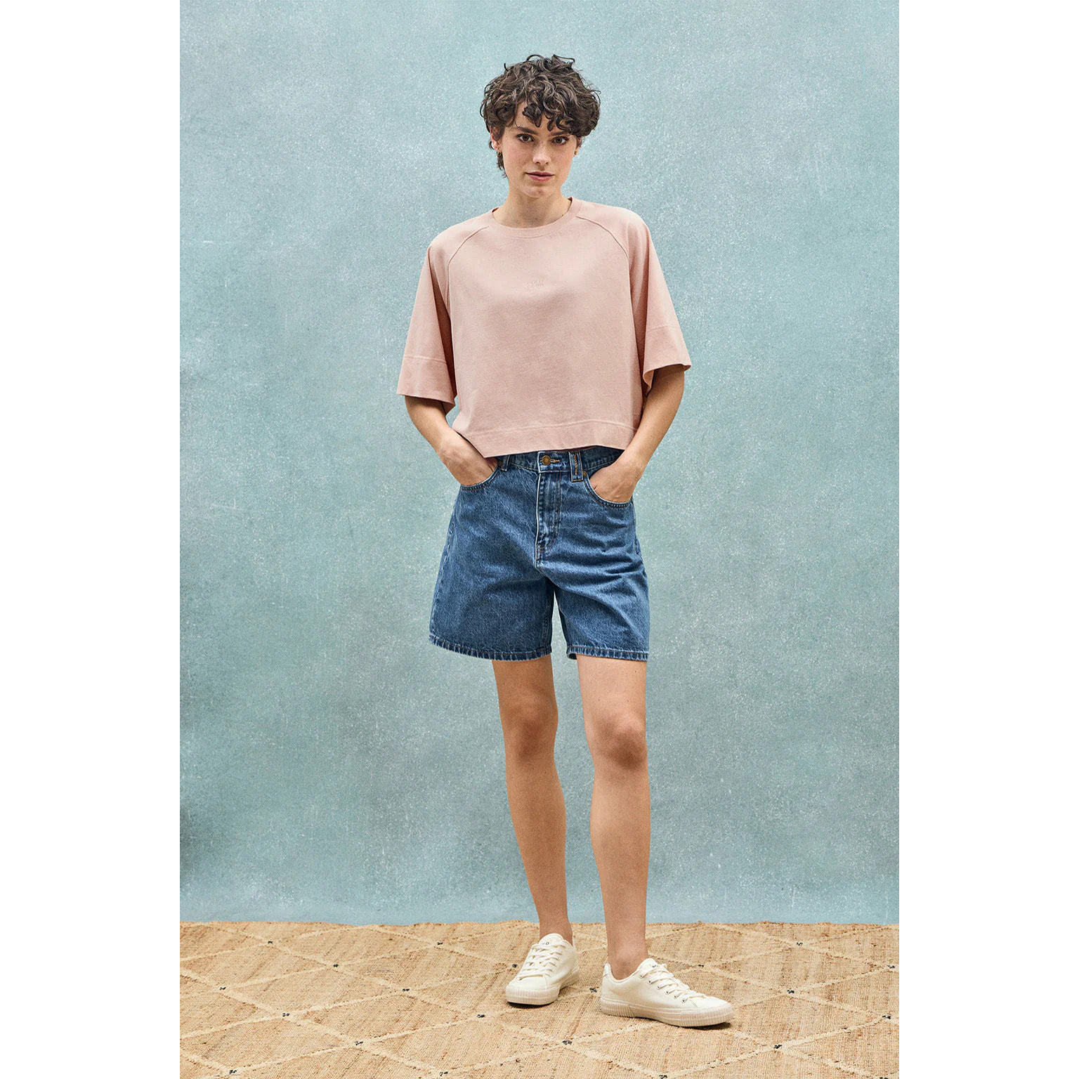 Camiseta color maquillaje Danae con logo bordado