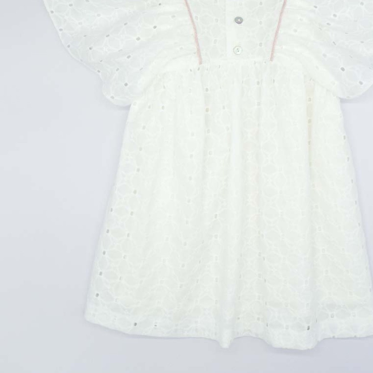 VESTIDO DETALLE BRILLO ROSA BORDADO BLANCO