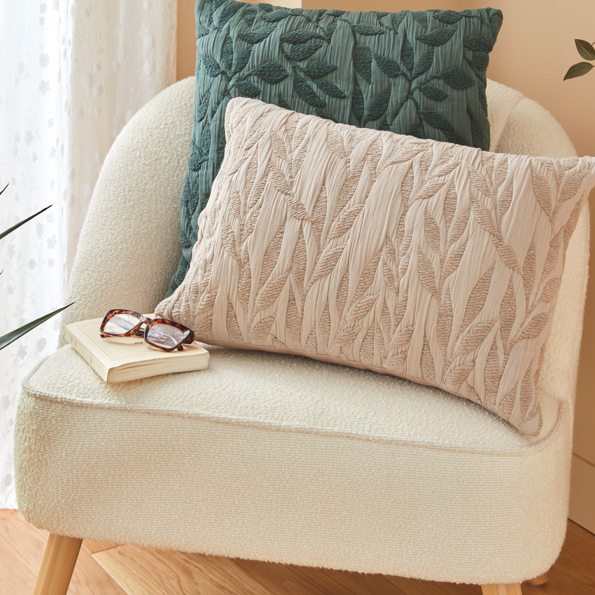 Coussin motif jacquard "Lehto" coton vert tilleul 50x50cm