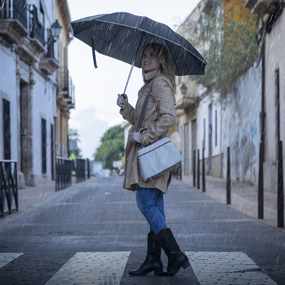 Ombrello Pieghevole Inverso con LED Folbrella InnovaGoods - Nero