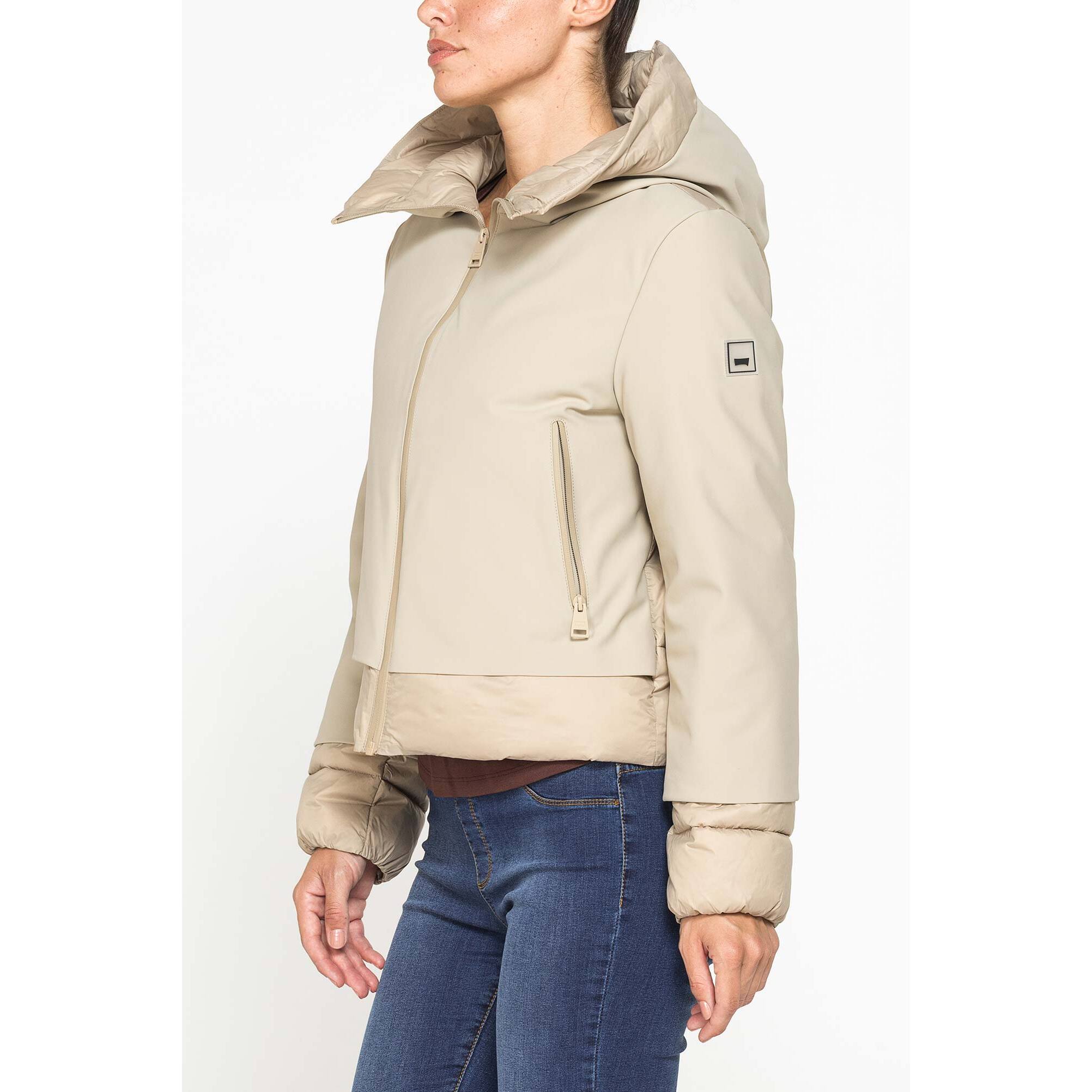 GIUBBINO CORTO CON CAPPUCCIO IN DOPPIO TESSUTO